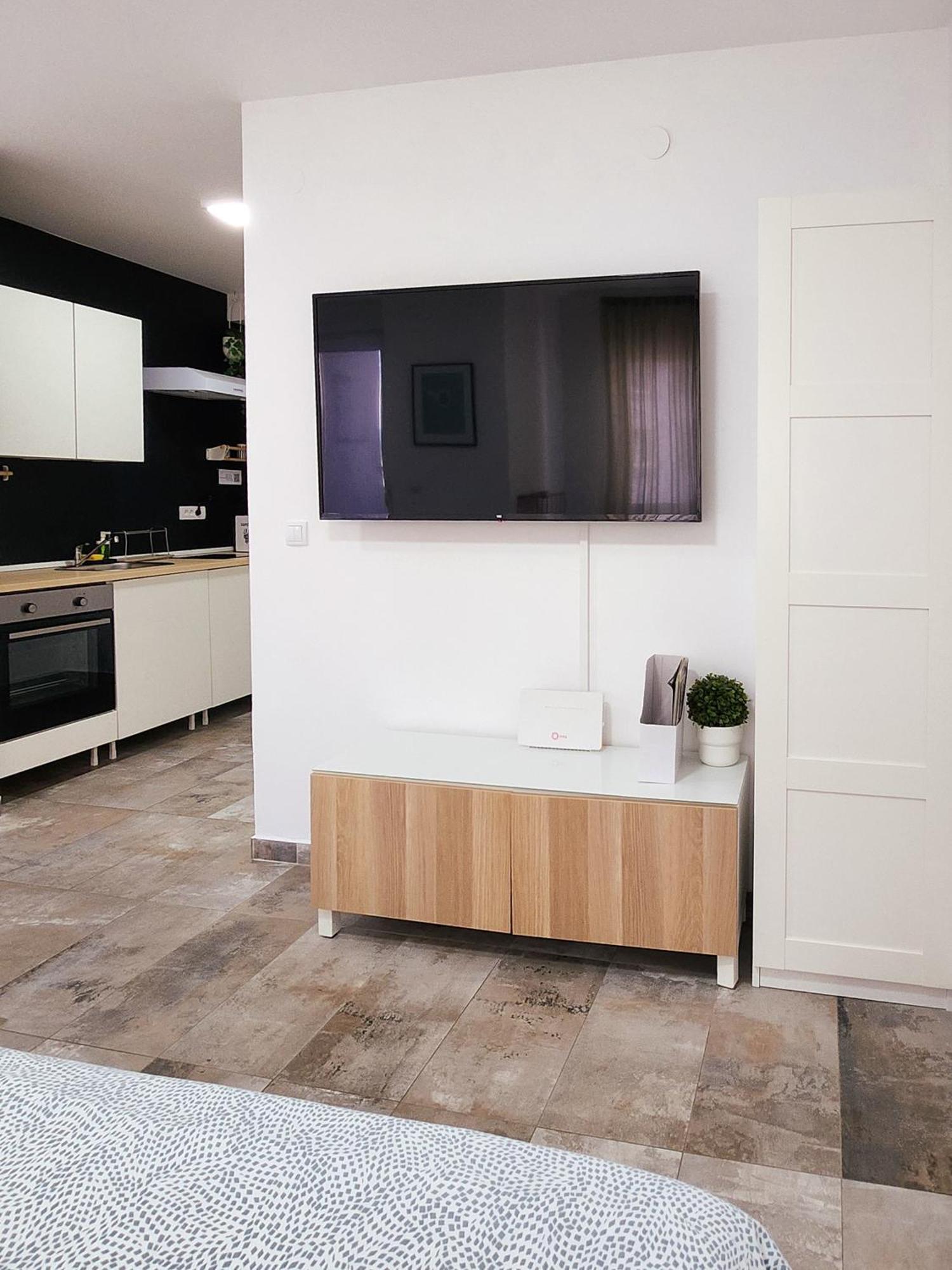 Oota Soko With Parking Garage Apartman Kragujevac Kültér fotó